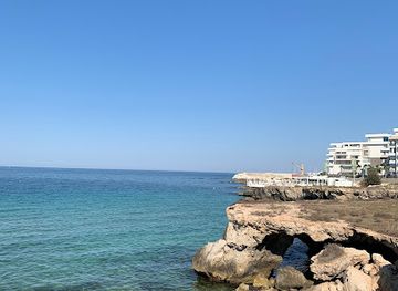 italy/apulia/attraction/grotta-del-ferraricchio