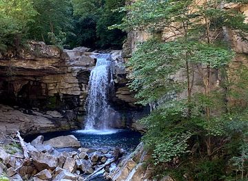 france/provence/attraction/waterfall-leap-of-pie-auzet