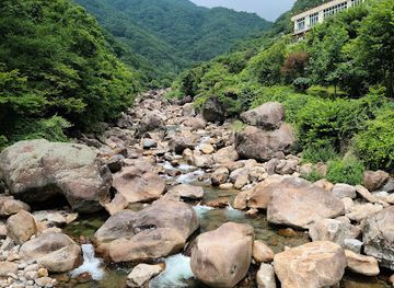 south-korea/jirisan-national-park/attraction/uisin-gyeok