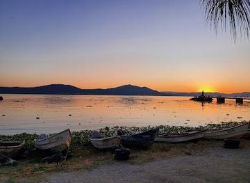 mexico/guadalajara/attraction/malecon-de-los-pelicanos-chapala