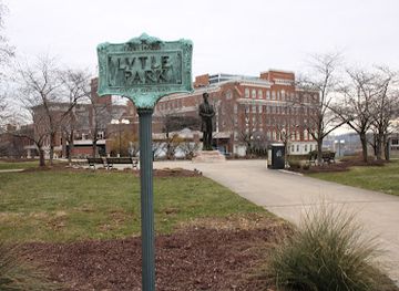 ohio/cincinnati/attraction/lytle-park-historic-district