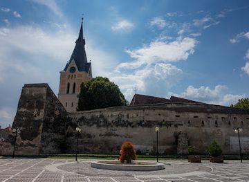 romania/transylvania/attraction/the-fortified-church-of-codlea