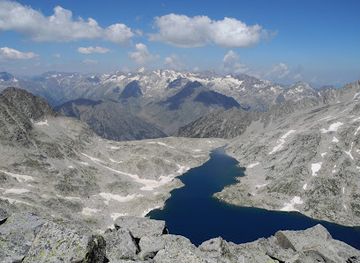 spain/pyrenees-mountains/attraction/pico-araguells