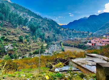 pakistan/hazara/attraction/the-white-palace-marghazar