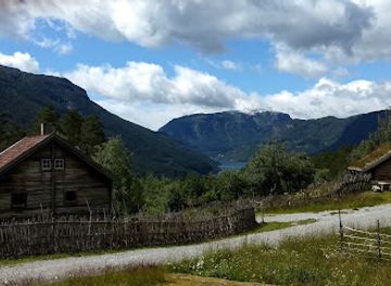norway/sognefjord/attraction/de-heibergske-samlinger-sogn-folkemuseum