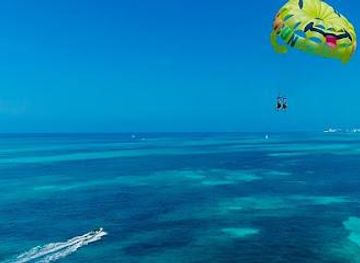 mexico/cancun/attraction/parasail-cancun