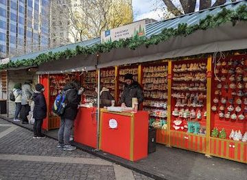 connecticut/greenwich/attraction/columbus-circle-holiday-market