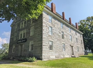 vermont/caledonia-county/attraction/old-stone-house-museum-historic-village