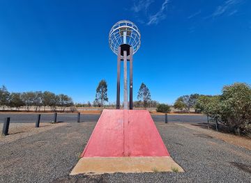 australia/macdonnell-ranges/attraction/tropic-of-capricorn