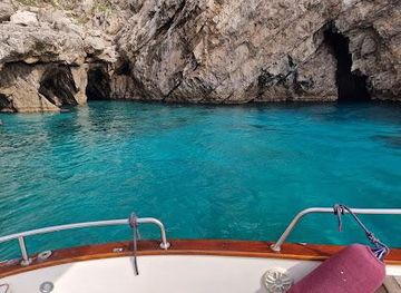 italy/capri/attraction/gianni-s-boat
