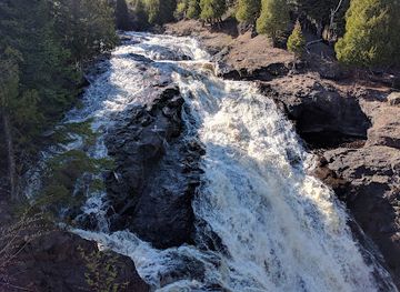 minnesota/lake-superior-s-north-shore/attraction/cross-river-falls