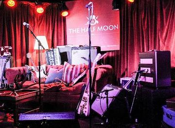 united-kingdom/london/attraction/half-moon