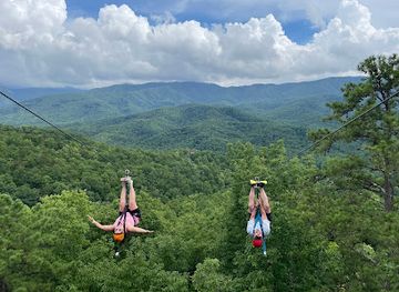 north-carolina/great-smoky-mountains/attraction/climb-works-smoky-mountains-zipline-tour
