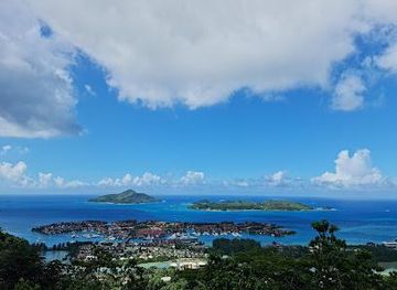 seychelles/grand-anse/attraction/view-point-over-victoria-and-eden-island