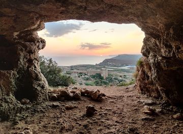 malta/mellieha/attraction/ghar-ta-zamberat