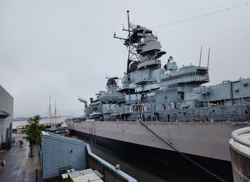 virginia/tidewater/attraction/hampton-roads-naval-museum