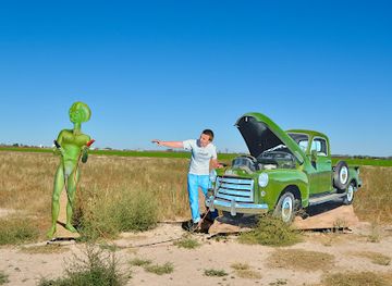 new-mexico/roswell/attraction/roswell-nm-welcome-sign
