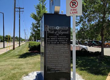 wisconsin/green-bay/attraction/oneida-nation-walk-of-legends