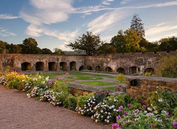 united-kingdom/carmarthenshire/attraction/aberglasney-gardens