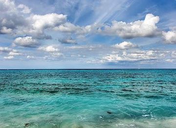 the-bahamas/nassau/attraction/love-beach