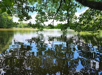 alabama/river-region/attraction/wheeler-nwr-rock-house-caves-and-bluffs