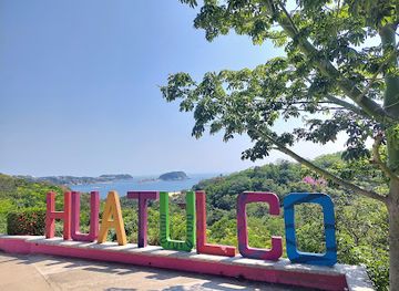 mexico/huatulco/attraction/las-letras-de-huatulco