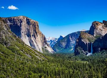 california/yosemite-village/attraction/yosemite-valley-vista-point