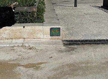 france/nimes/attraction/invader-nim-01