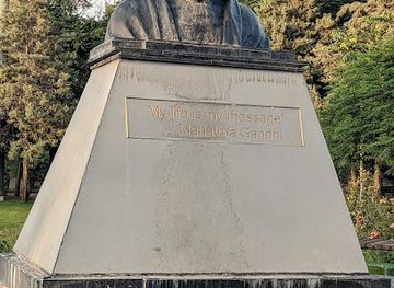 iraq/erbil/attraction/mahatma-gandhi-bust