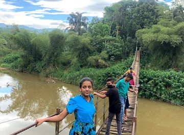 sri-lanka/kegalle-district/attraction/paththunupitiya-hanging-bridge