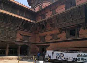 nepal/kathmandu/durbar-square/attraction/lohan-chowk