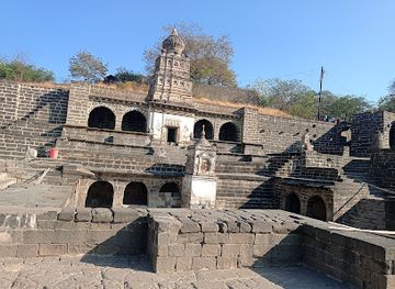 india/north-india/attraction/lonar-lake-gate