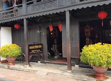 vietnam/tam-ky/attraction/the-old-house-of-phung-hung