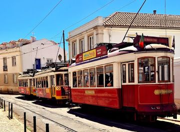 portugal/lisbon/attraction/alfama-district
