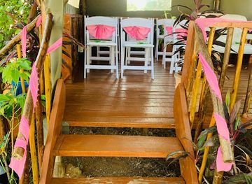 botswana/molepolole/attraction/queen-s-gardens