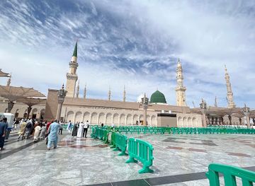 saudi-arabia/medina/attraction/sahat-almasjid-alnabawi-algharbia