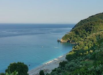 greece/volos/attraction/agii-saranta-beach