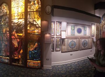 illinois/berwyn/attraction/halim-time-glass-museum