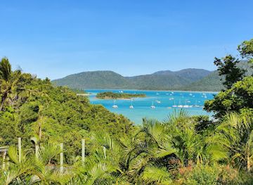 australia/airlie-beach/attraction/coral-beach-walking-track