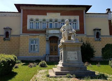 romania/iasi/attraction/gheorghe-asachi-statue