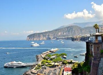 italy/sorrento/attraction/porto-di-sorrento