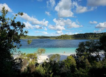 australia/fraser-island/attraction/lake-mckenzie