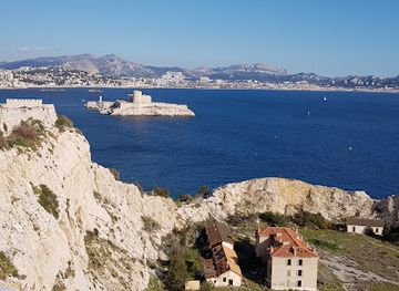 france/les-calanques-national-park/attraction/fort-de-ratonneau