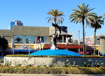 california/long-beach/attraction/aquarium-fountain