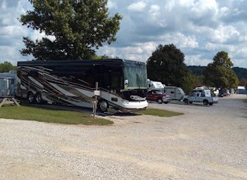 indiana/patoka-lake/attraction/painter-creek-camp-resort