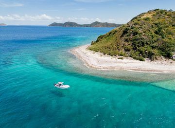 british-virgin-islands/norman-island-caves/attraction/day-trips-bvi