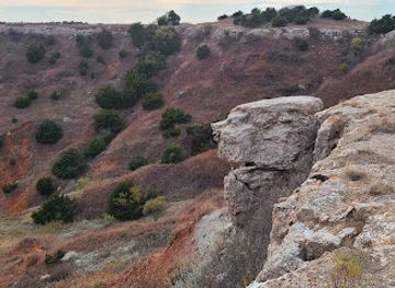oklahoma/gloss-mountain-state-park/attraction/cathedral-mountain-mesa-trailhead
