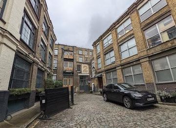 united-kingdom/london/landmark/bleeding-heart-yard