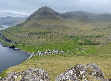 faroe-islands/runavik/attraction/gonguturur-hvithamar-trailhead