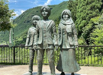 japan/kyushu/attraction/hita-attack-on-titan-dam-statue